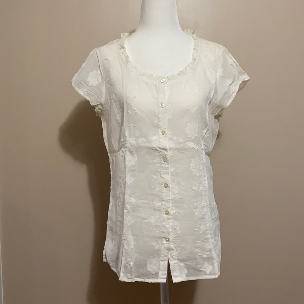 Brand New Van Heusen Cap sleeve button down shirt